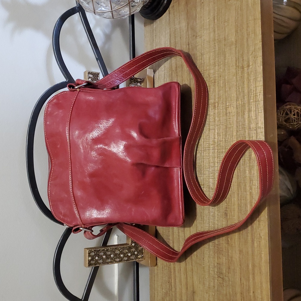 PELLE STUDIO Women's Cranberry Hobo Style Leather Crossbody‎ Bag